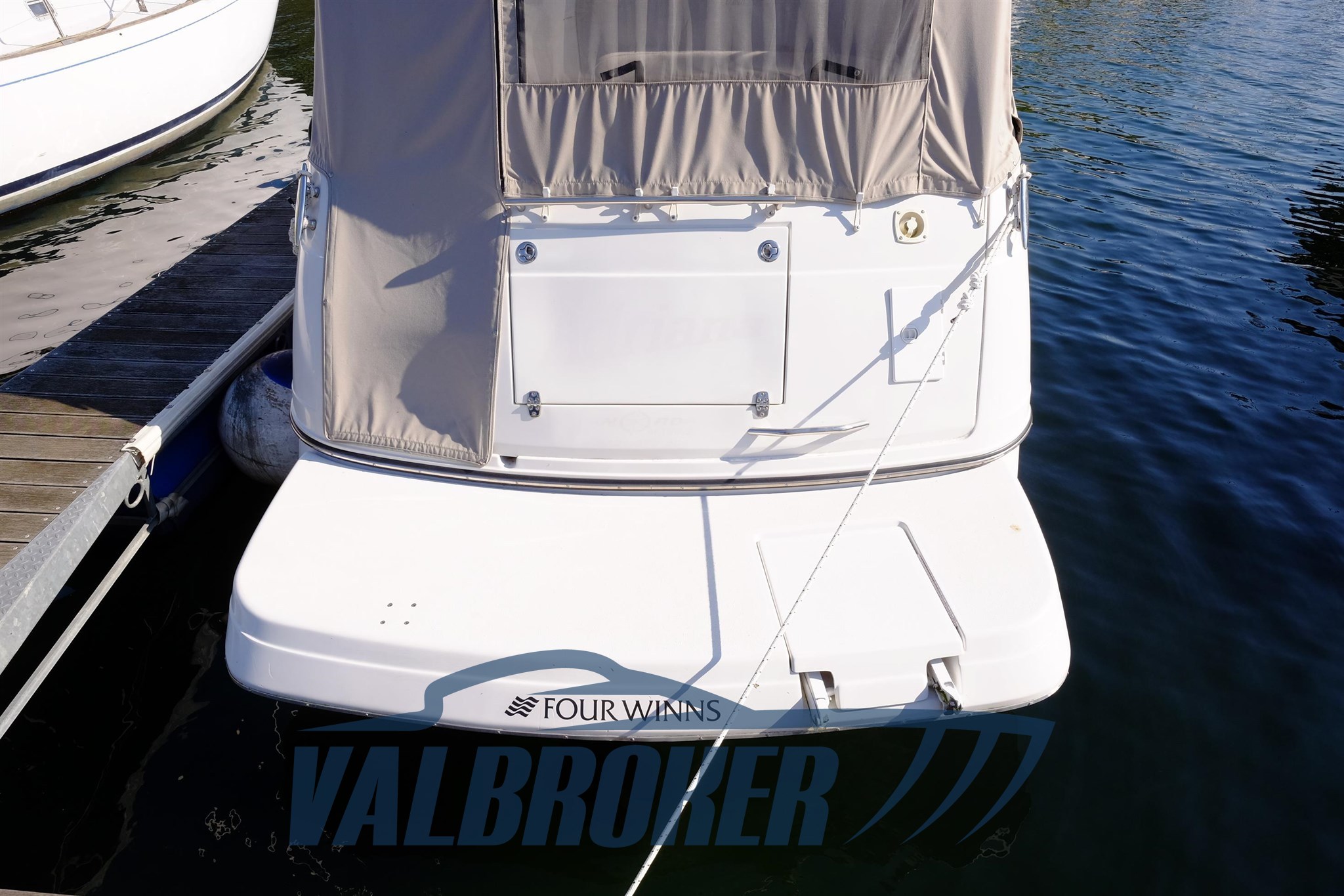 Four Winns 268 Valbroker (21).JPG