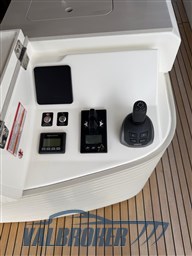Absolute Navetta 70 2025 (12)
