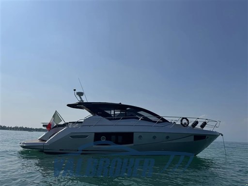 Cranchi M 44 HT 2021 (1)