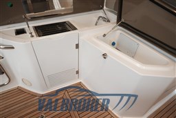 Azimut Atlantis 43 esterni 2025 (24)