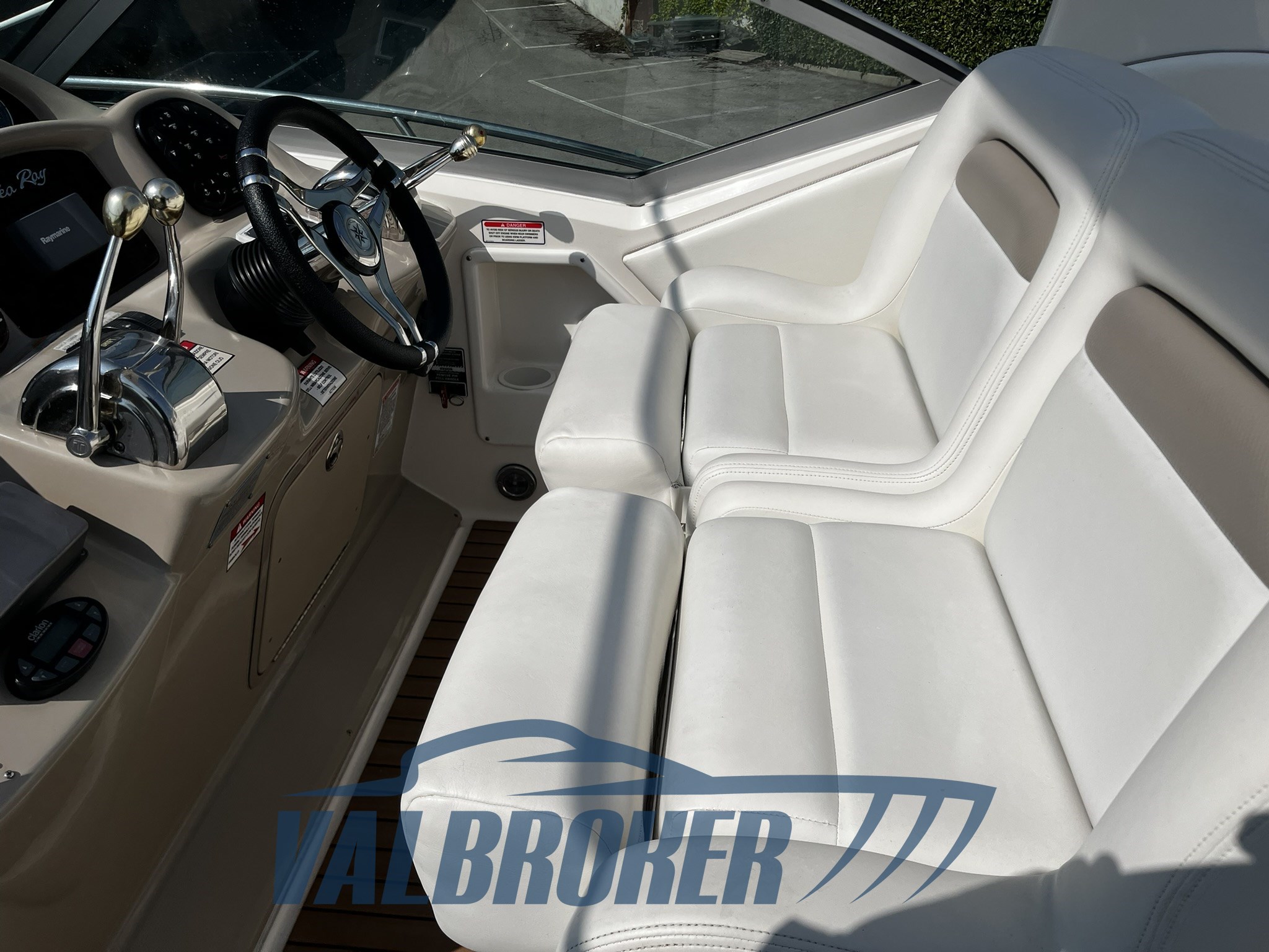 Sea Ray 355 2004 (18)