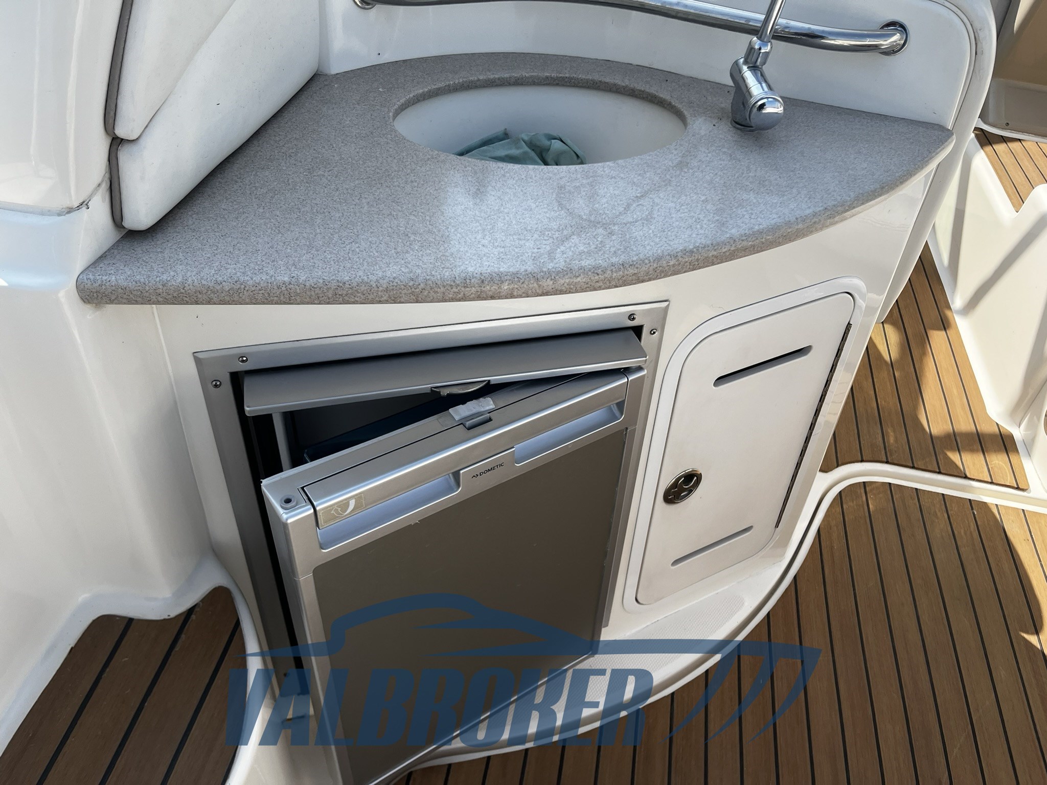 Sea Ray 355 2004 (16)