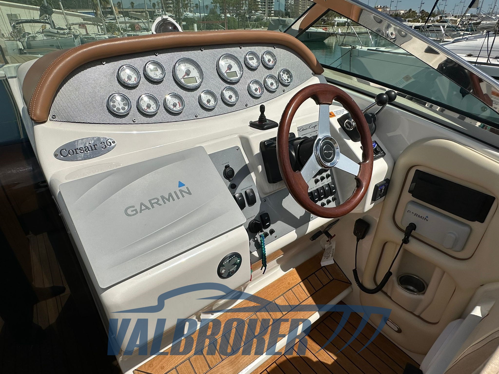 Chris Craft Corsair 36 (16)