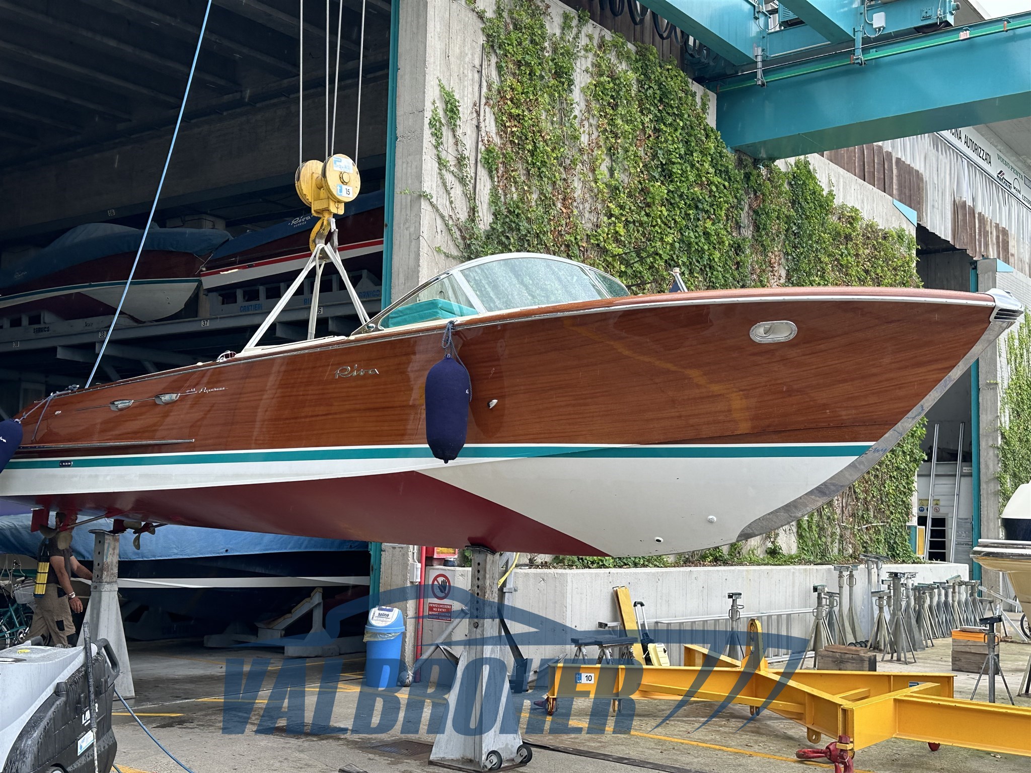 riva aquarama special fianco