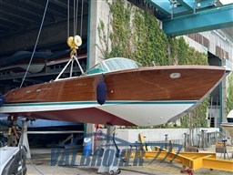 riva aquarama special fianco