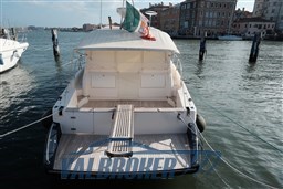 Cayman 43 esterni foto 2024 valbroker (3)