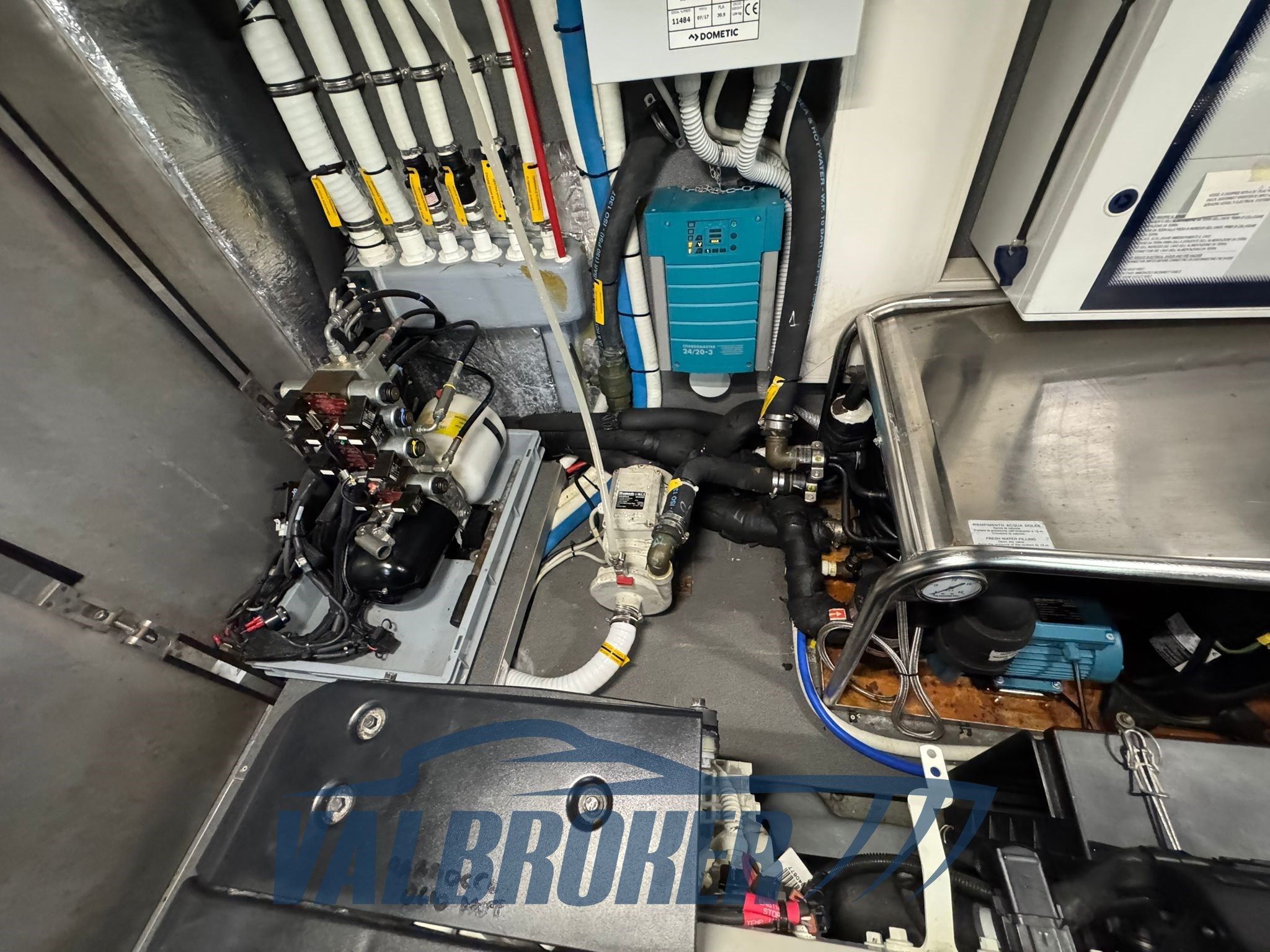 Absolute Navetta 52 2017 (28)