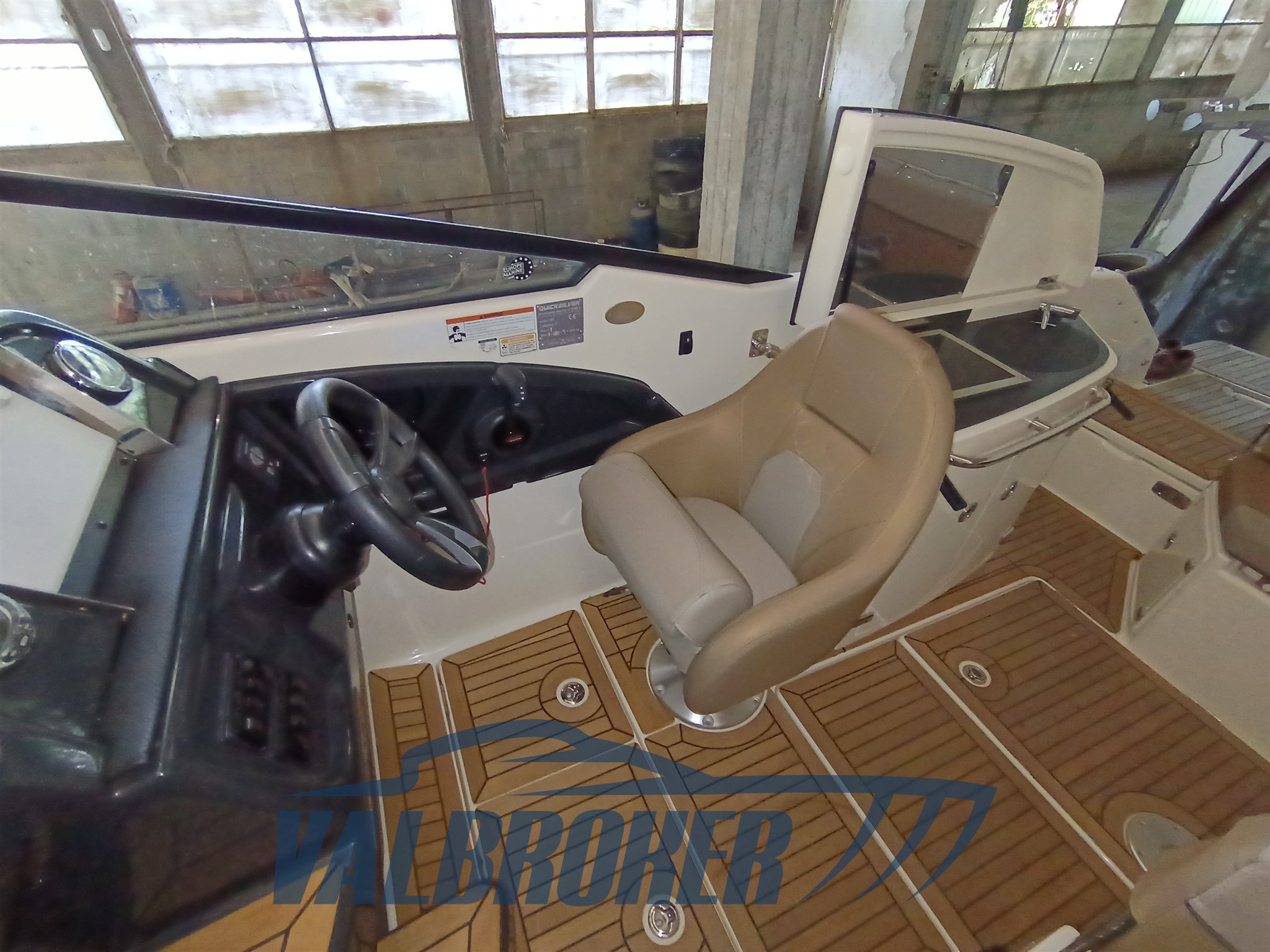 Quicksilver 755 esterni (16)