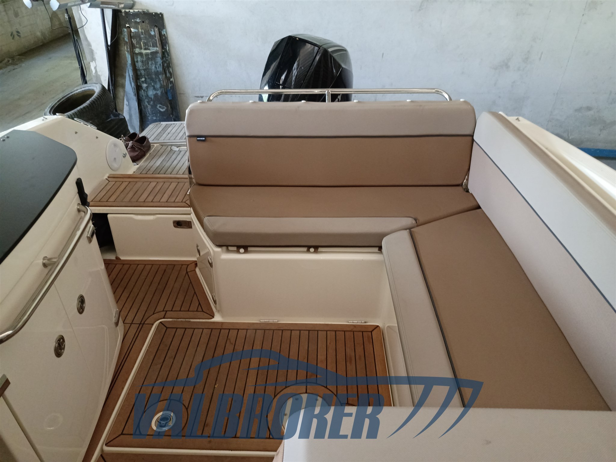 Quicksilver 755 esterni (17)
