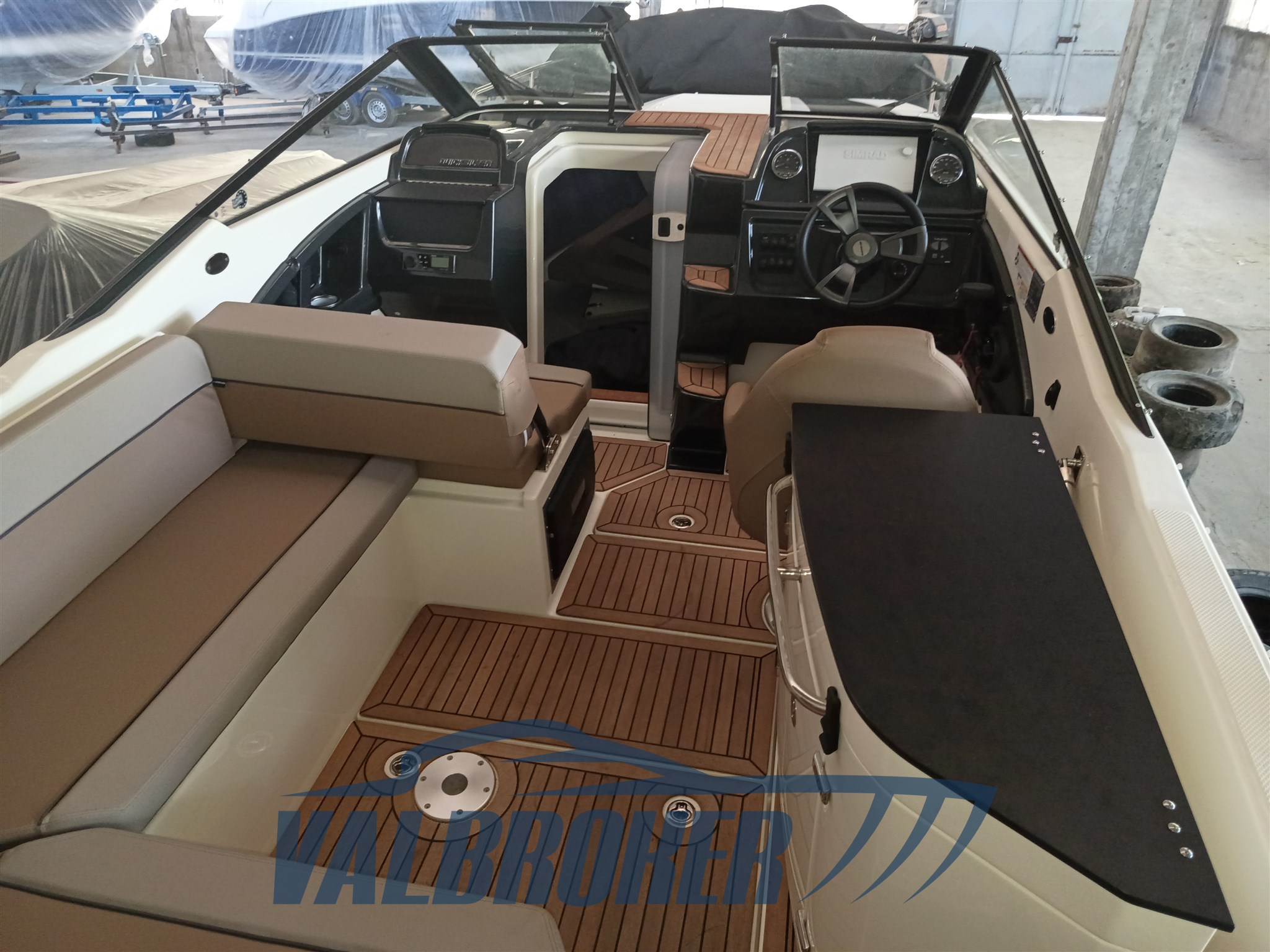 Quicksilver 755 esterni (38)