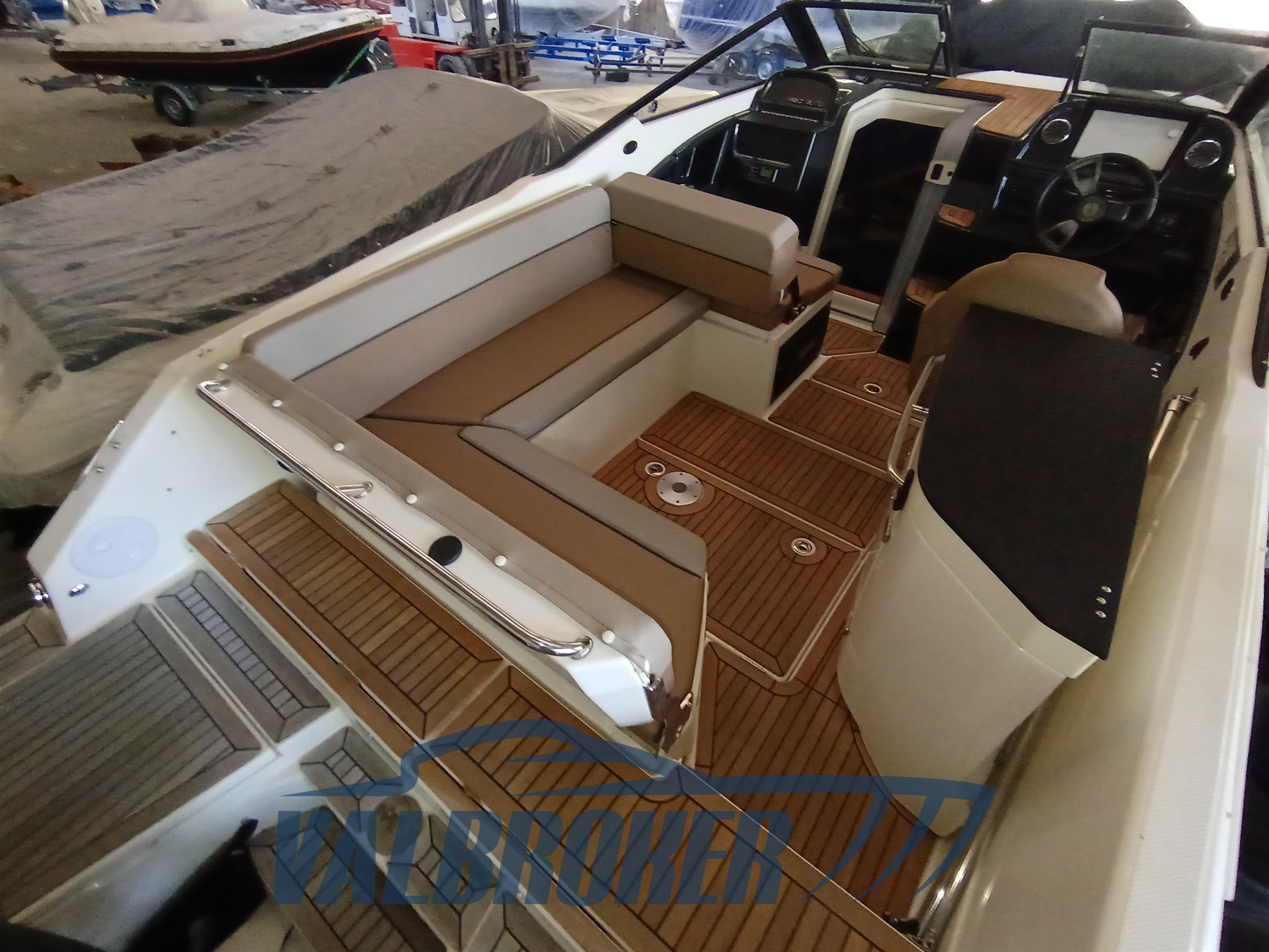 Quicksilver 755 esterni (40)