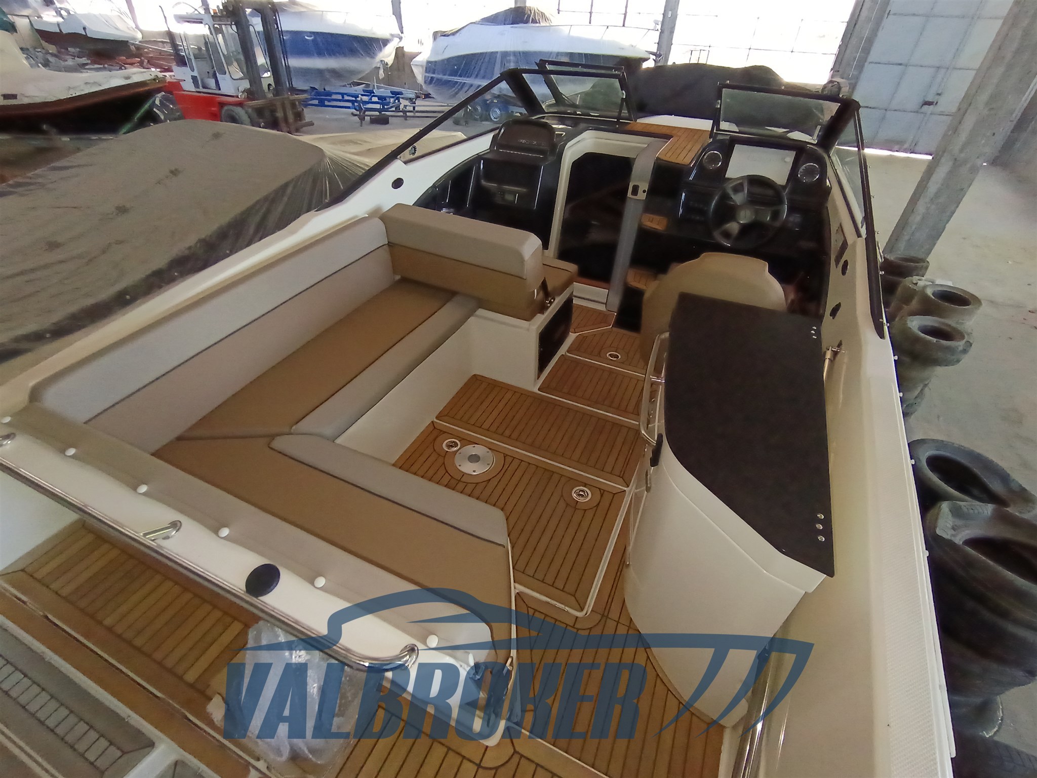 Quicksilver 755 esterni (39)
