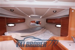 Bavaria 32 sport interni (10)