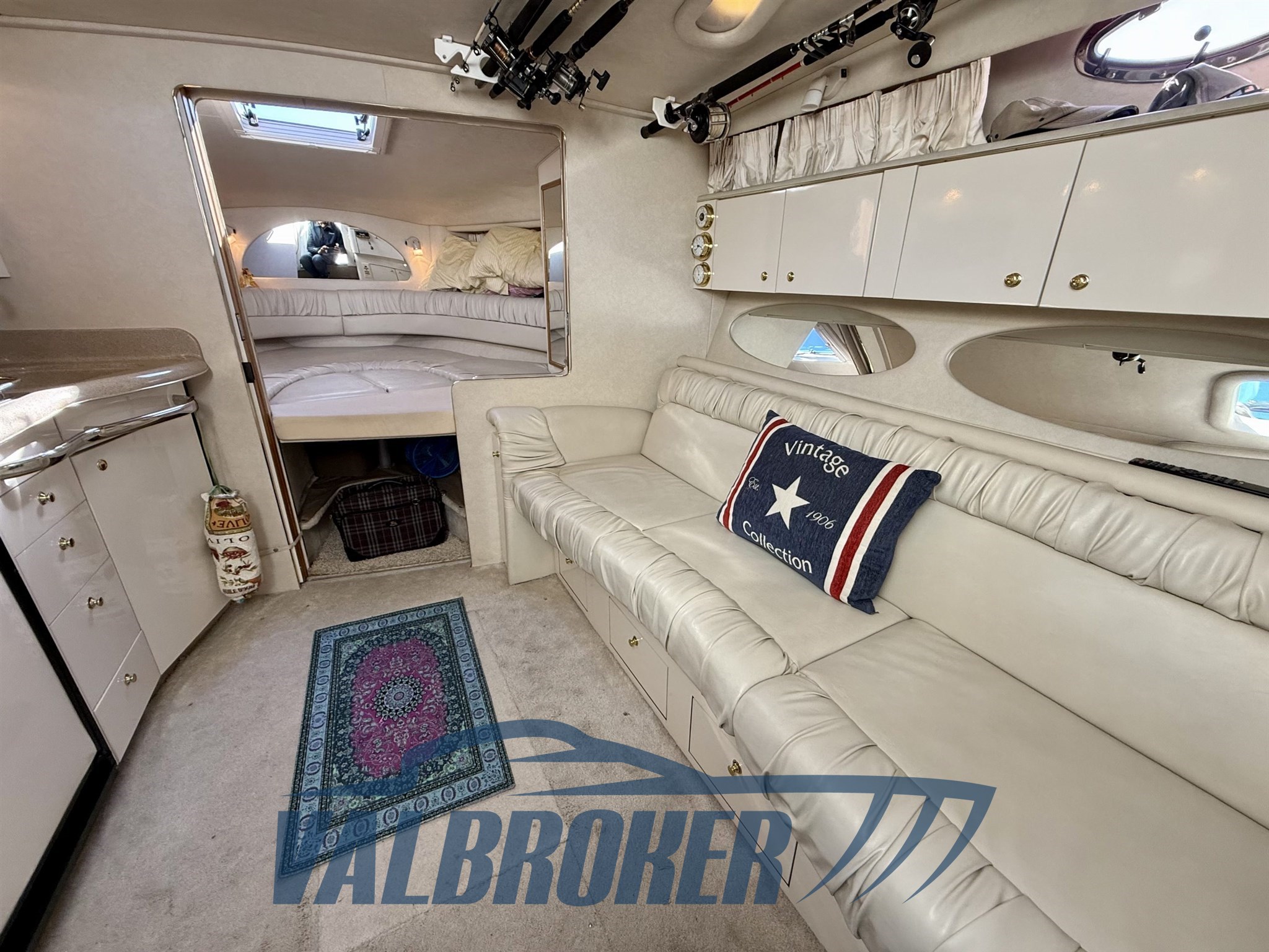 Sea ray 330 Amberjack Valbroker (16)