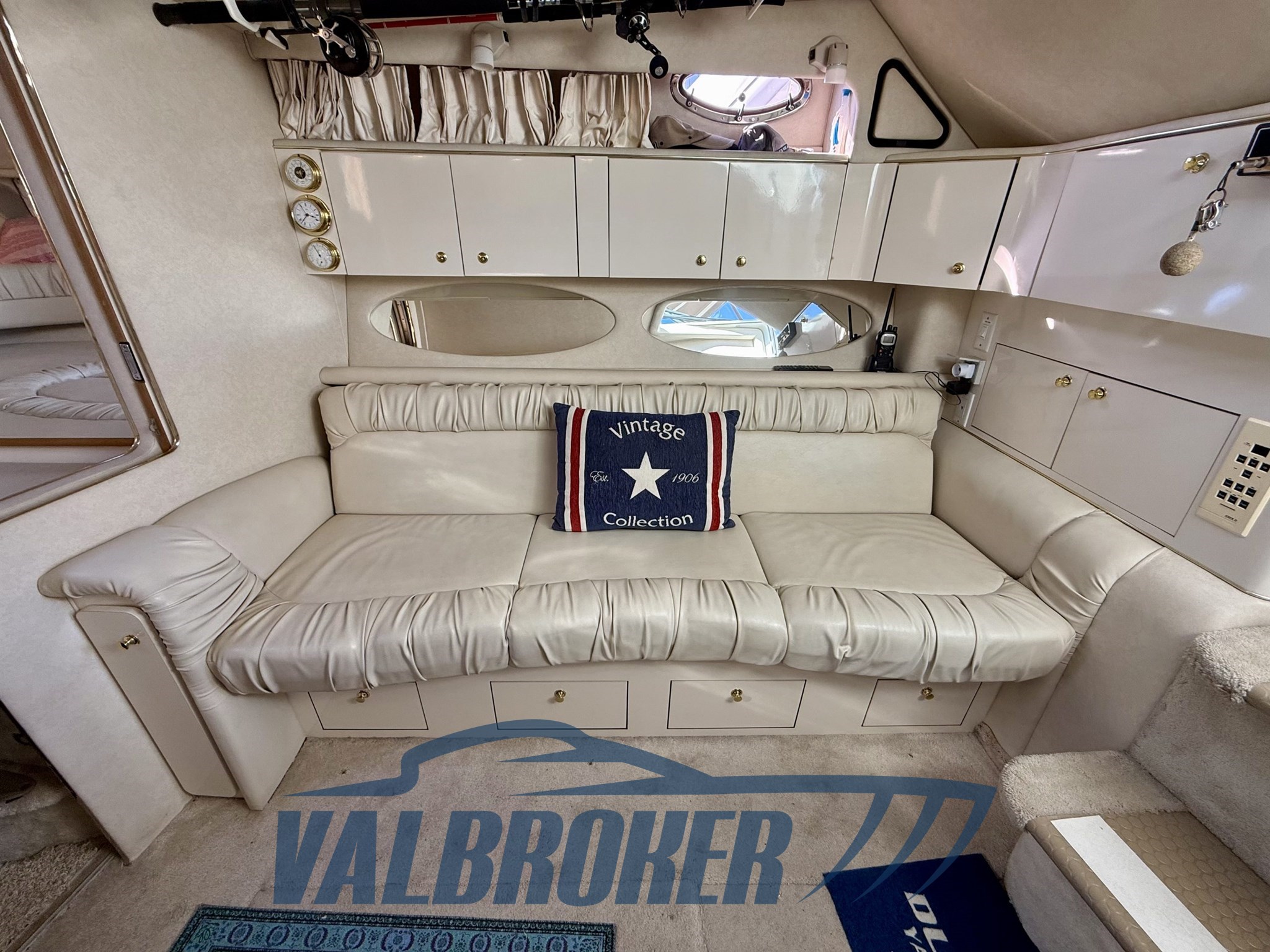 Sea ray 330 Amberjack Valbroker (19)