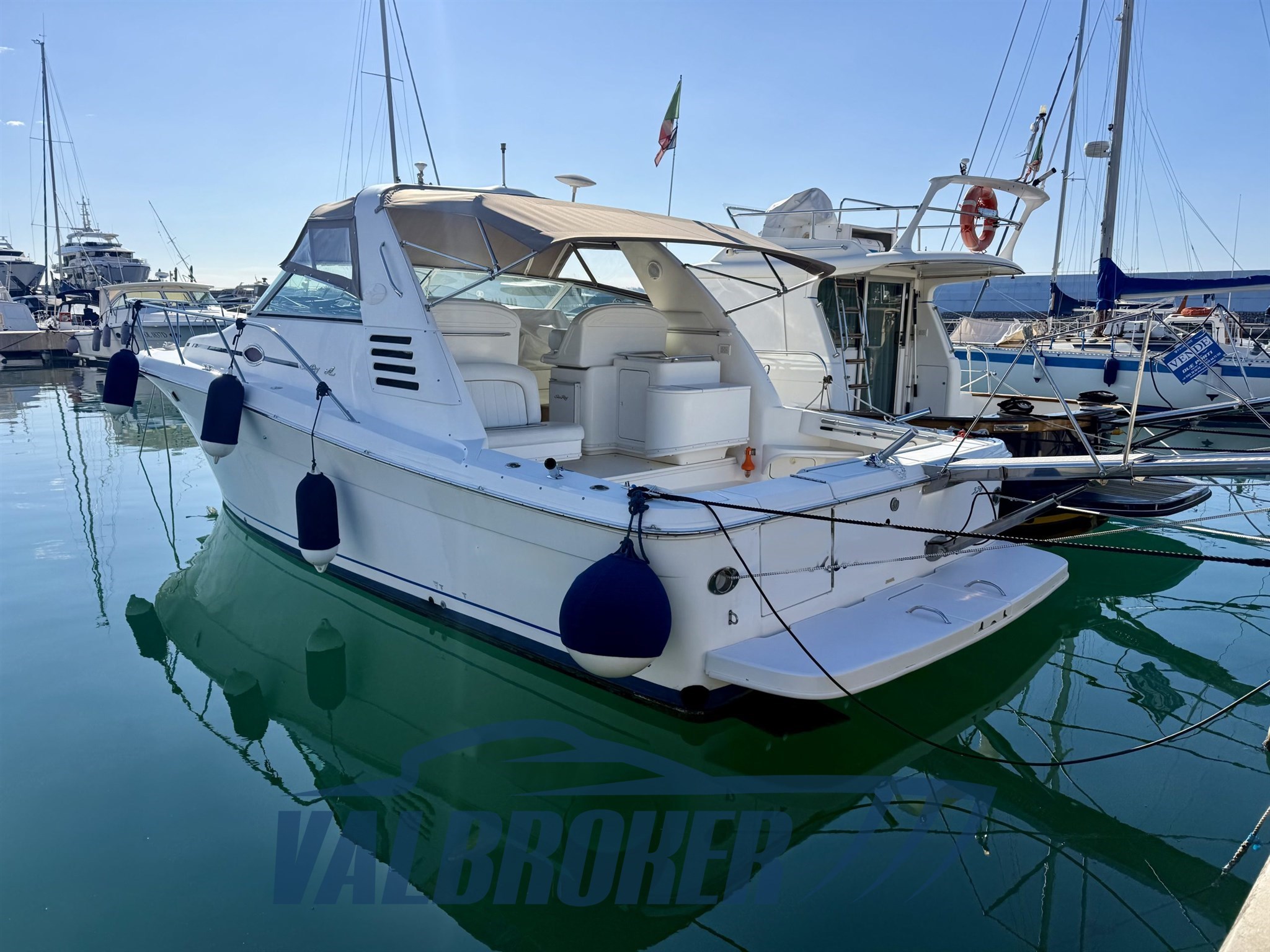 Sea ray 330 Amberjack Valbroker (2)