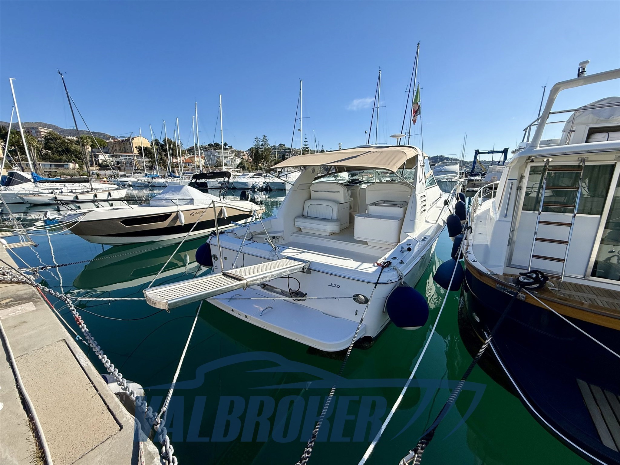 Sea ray 330 Amberjack Valbroker (4)