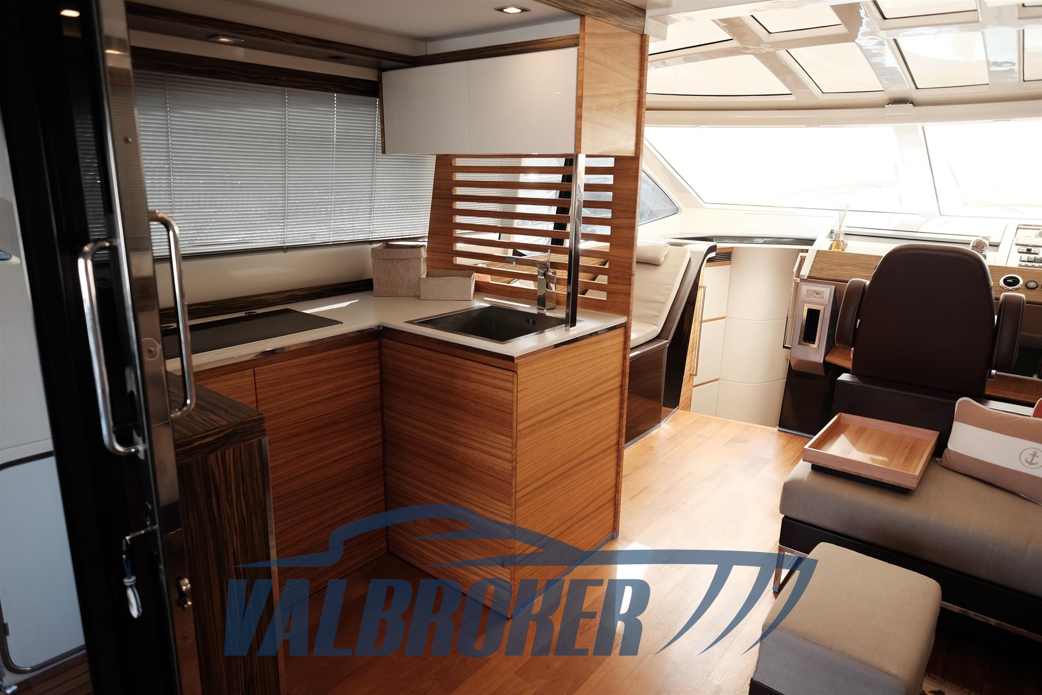 Absolute 52 2008 (18)