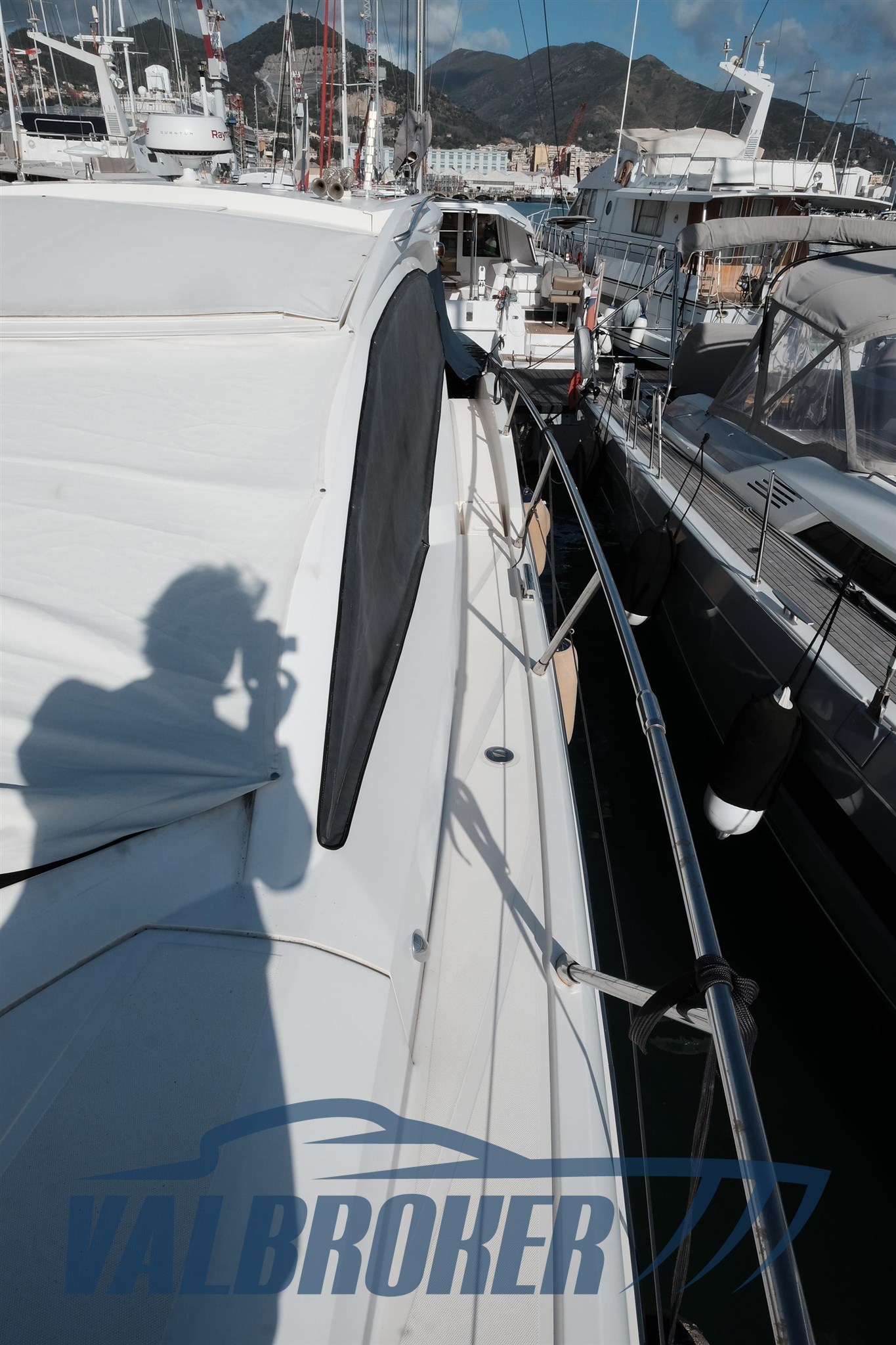 Absolute 52 2008 (139)