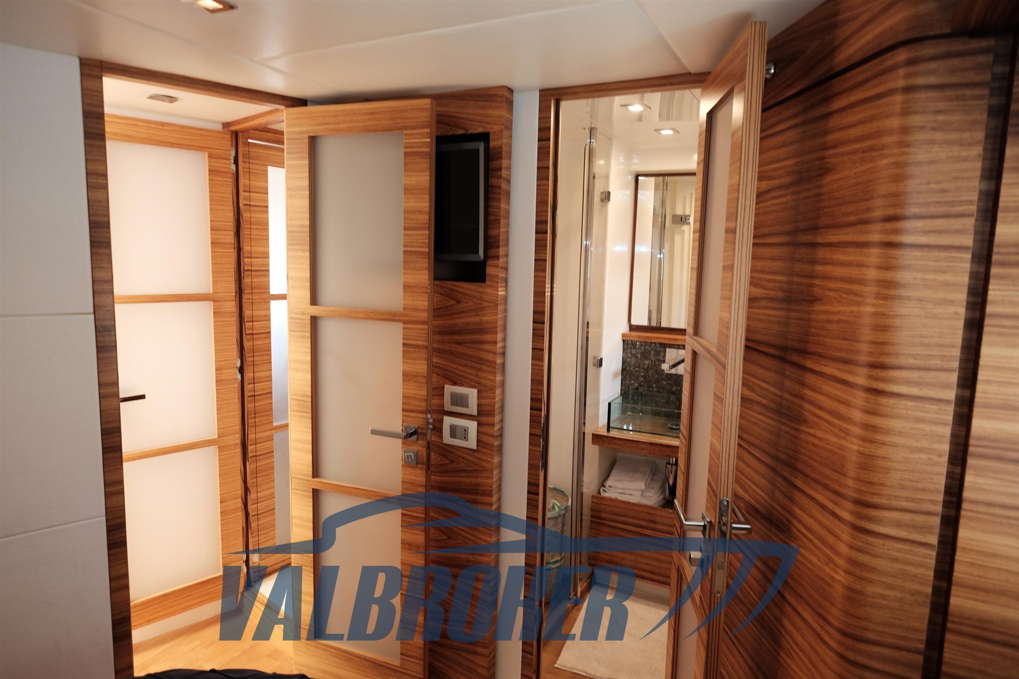 Absolute 52 2008 valbroker (68)