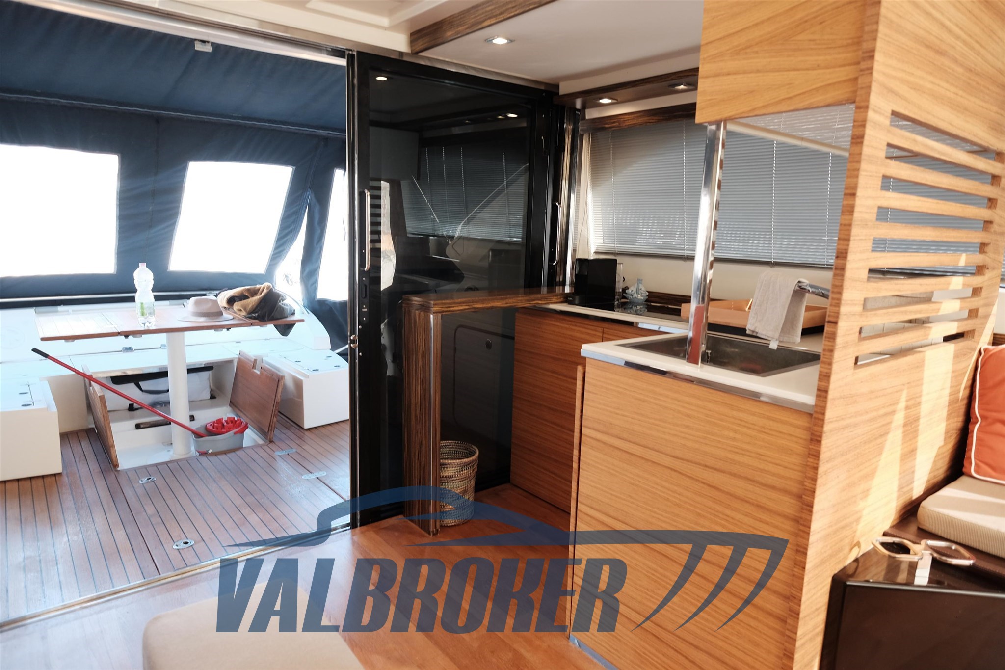 Absolute 52 2008 valbroker (47)