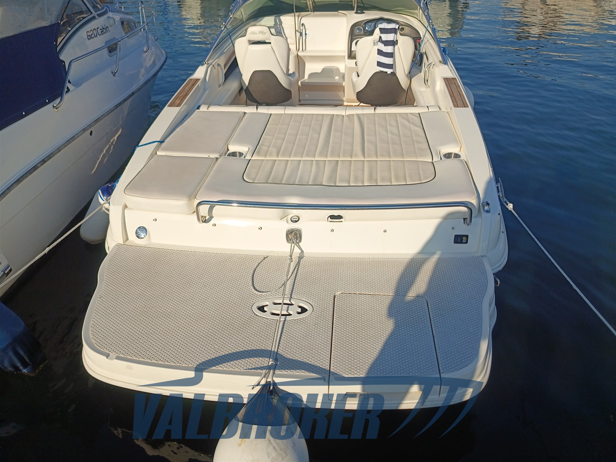Sea Ray 240 Sport (2)