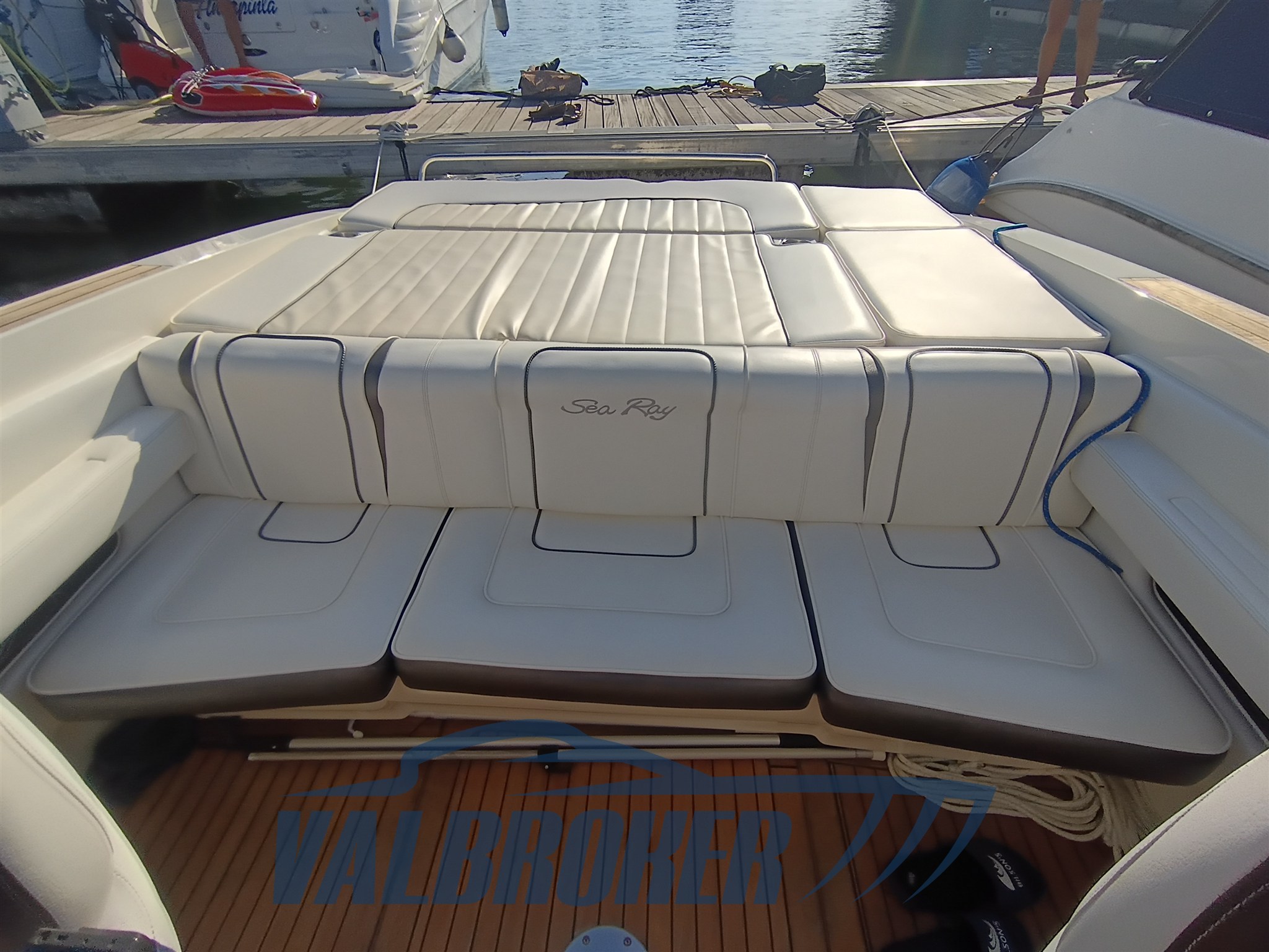 Sea Ray 240 Sport (23)