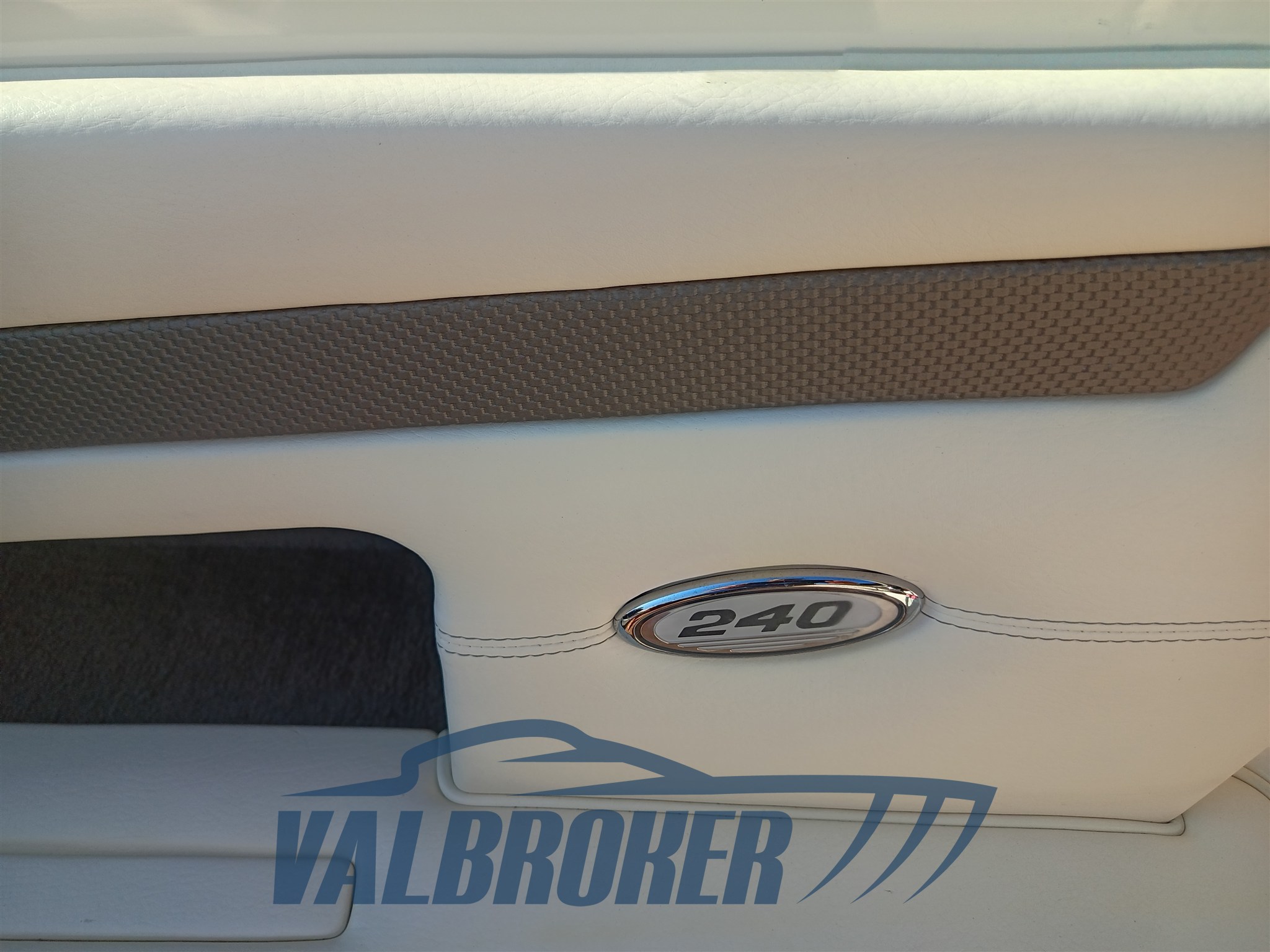 Sea Ray 240 Sport (21)