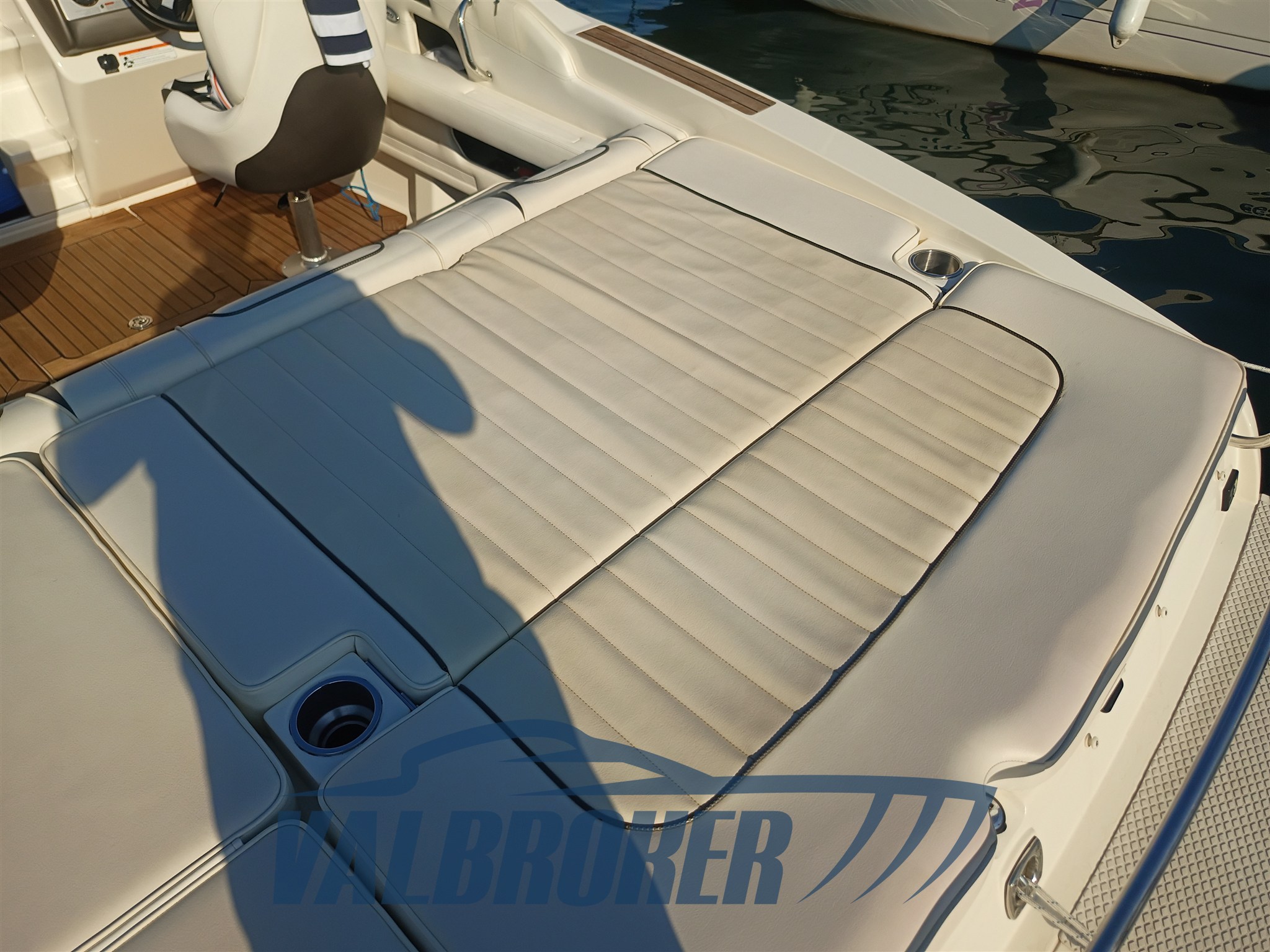 Sea Ray 240 Sport (14)