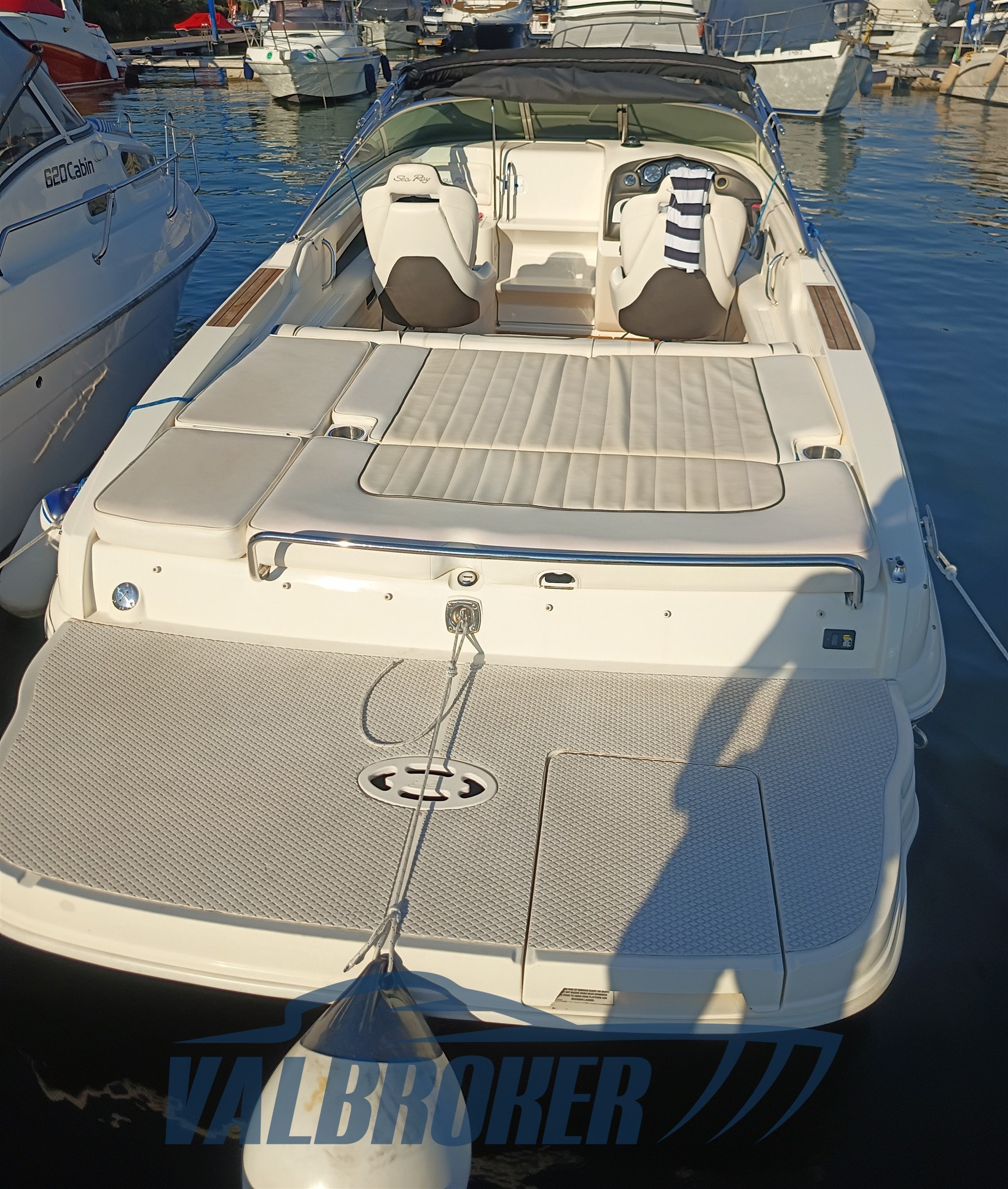 Sea Ray 240 Sport (1)