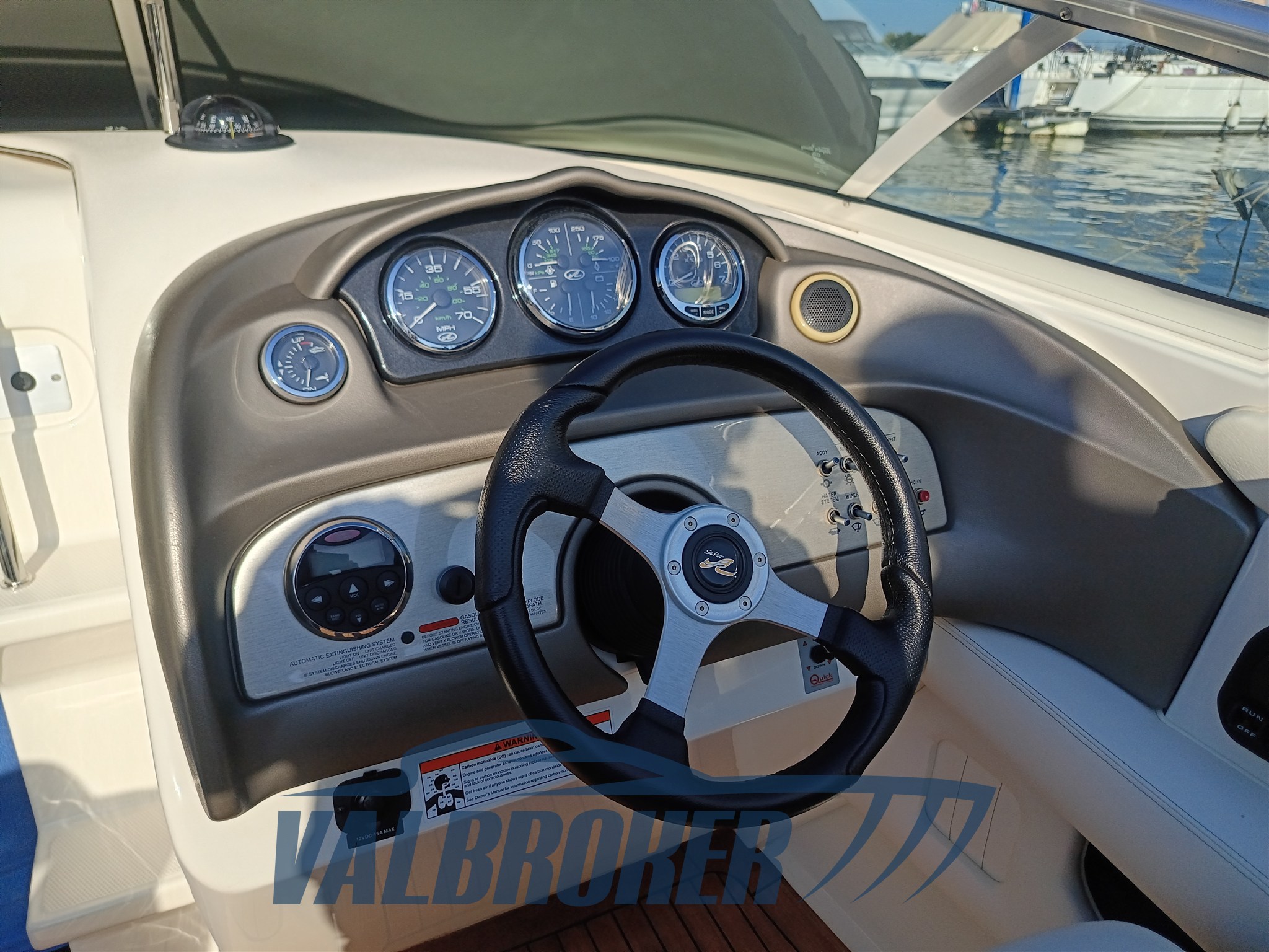 Sea Ray 240 Sport (15)