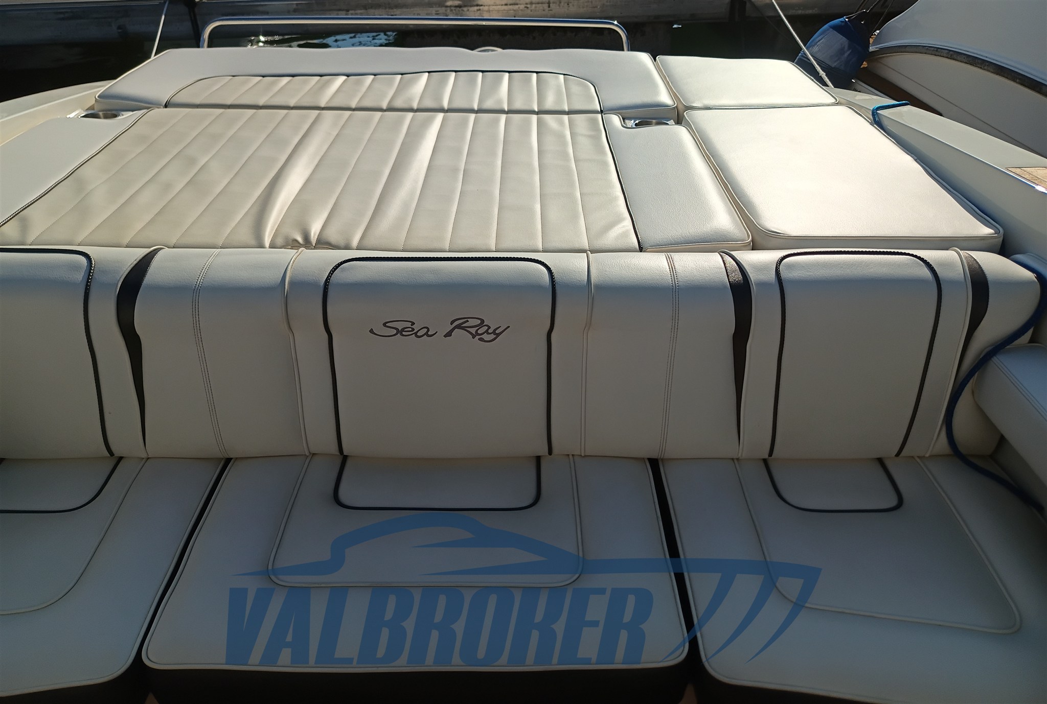 Sea Ray 240 Sport (22)