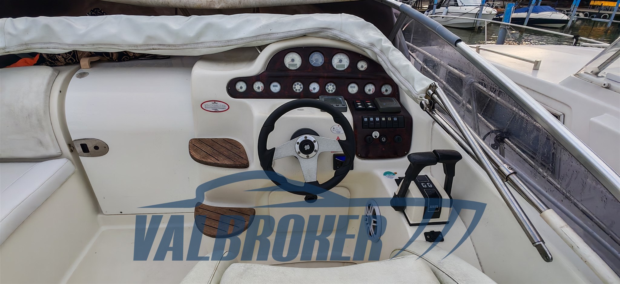 Cranchi Zaffiro 28 2006 Garda (9)