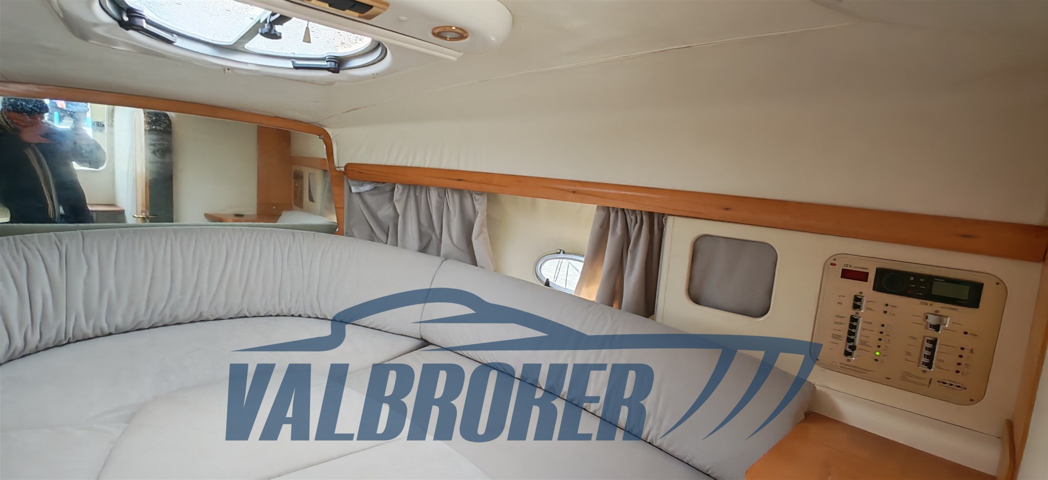 Cranchi Zaffiro 28 interni (10)