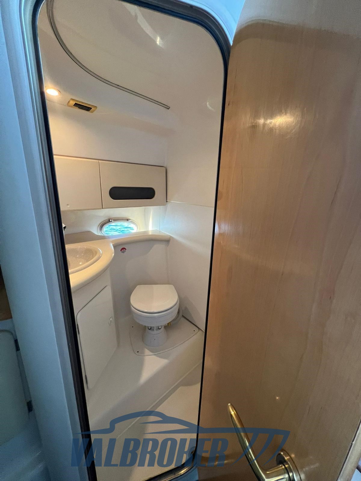 Cranchi Zaffiro 28 interni (1)