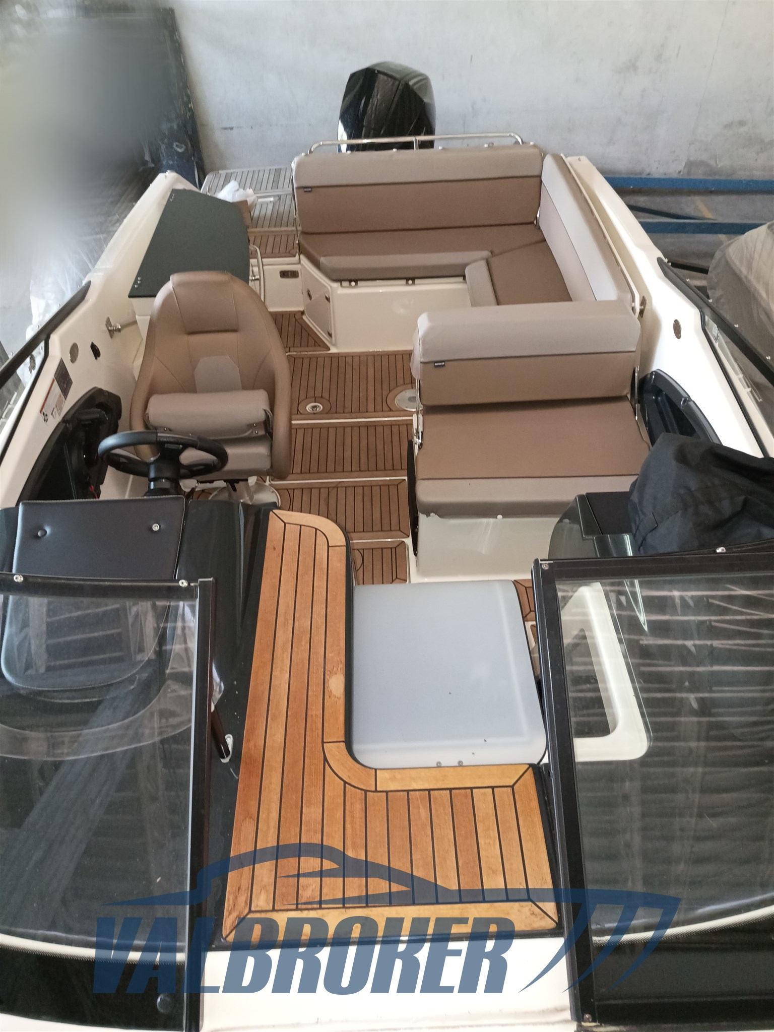 Quicksilver 755 esterni (30)