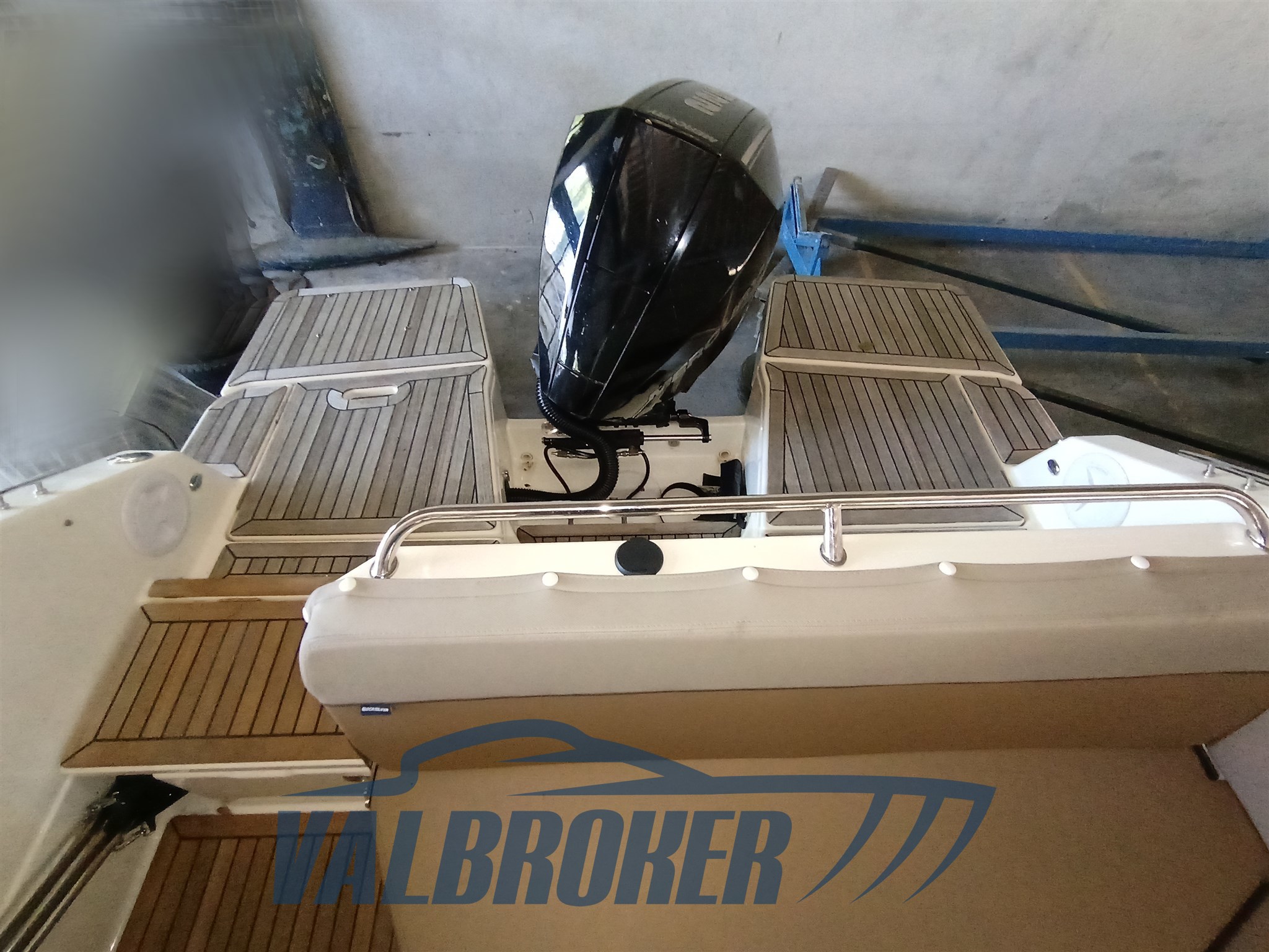 Quicksilver 755 esterni (34)
