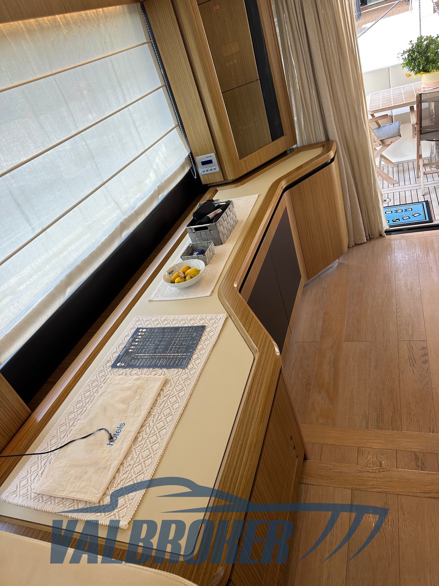 Absolute Nav 52 2016  (16)