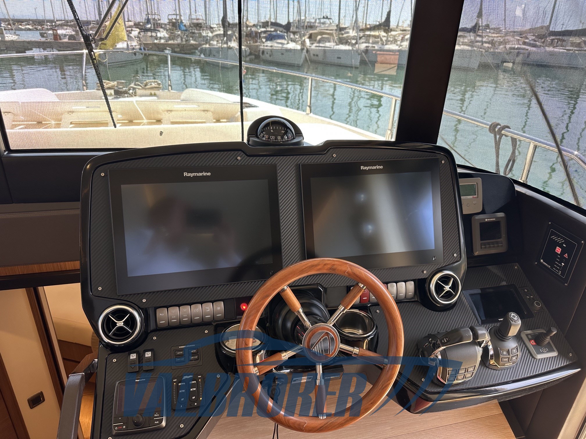 Absolute Nav 52 2016  (10)