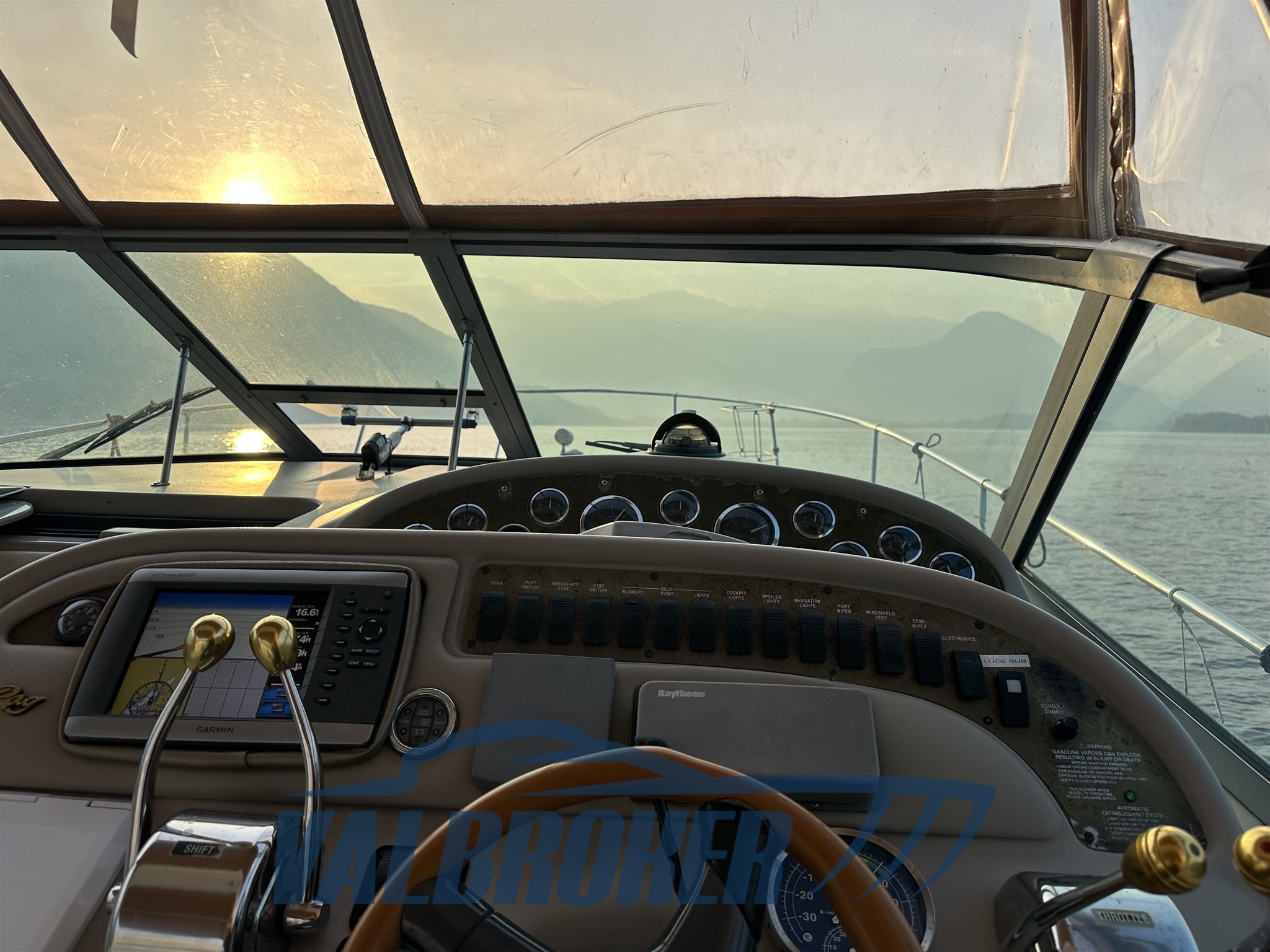 Sea Ray 310 2000 valbroker (10)