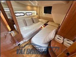 Sealine f 42.5 toscana (12)