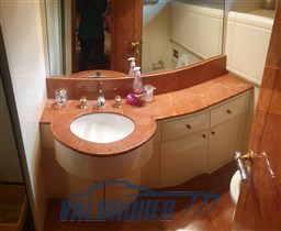 Mangusta 72 - Interni (11)