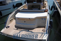 invictus GT 320 Valbroker (12)