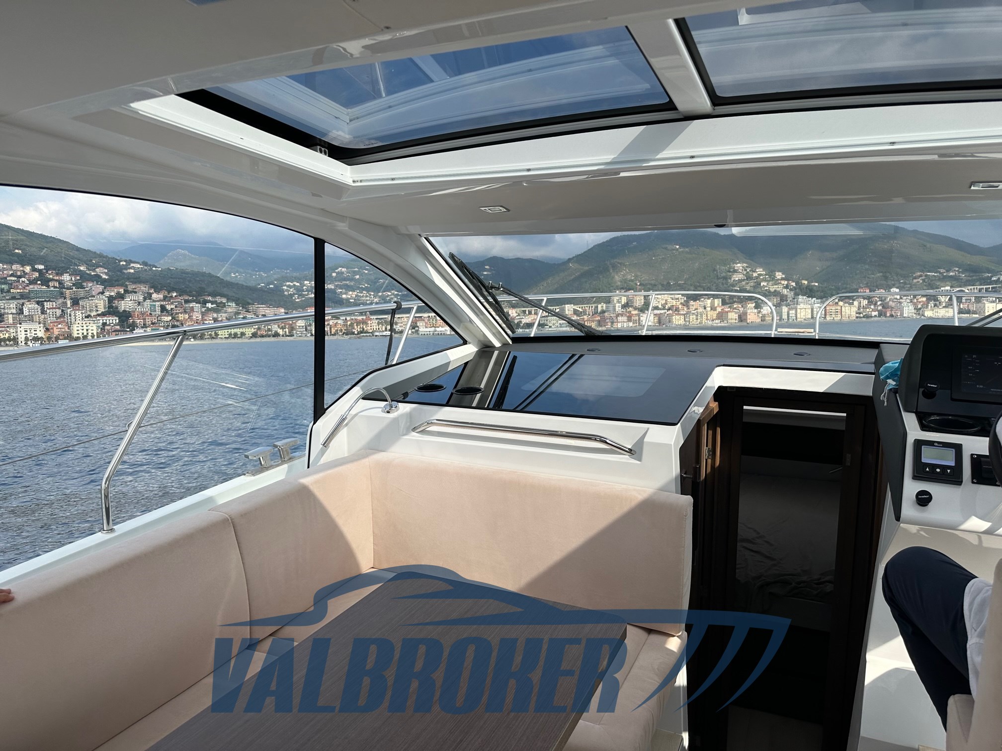Sealine 335 f