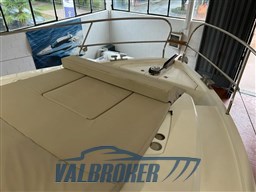 Sealine 335 