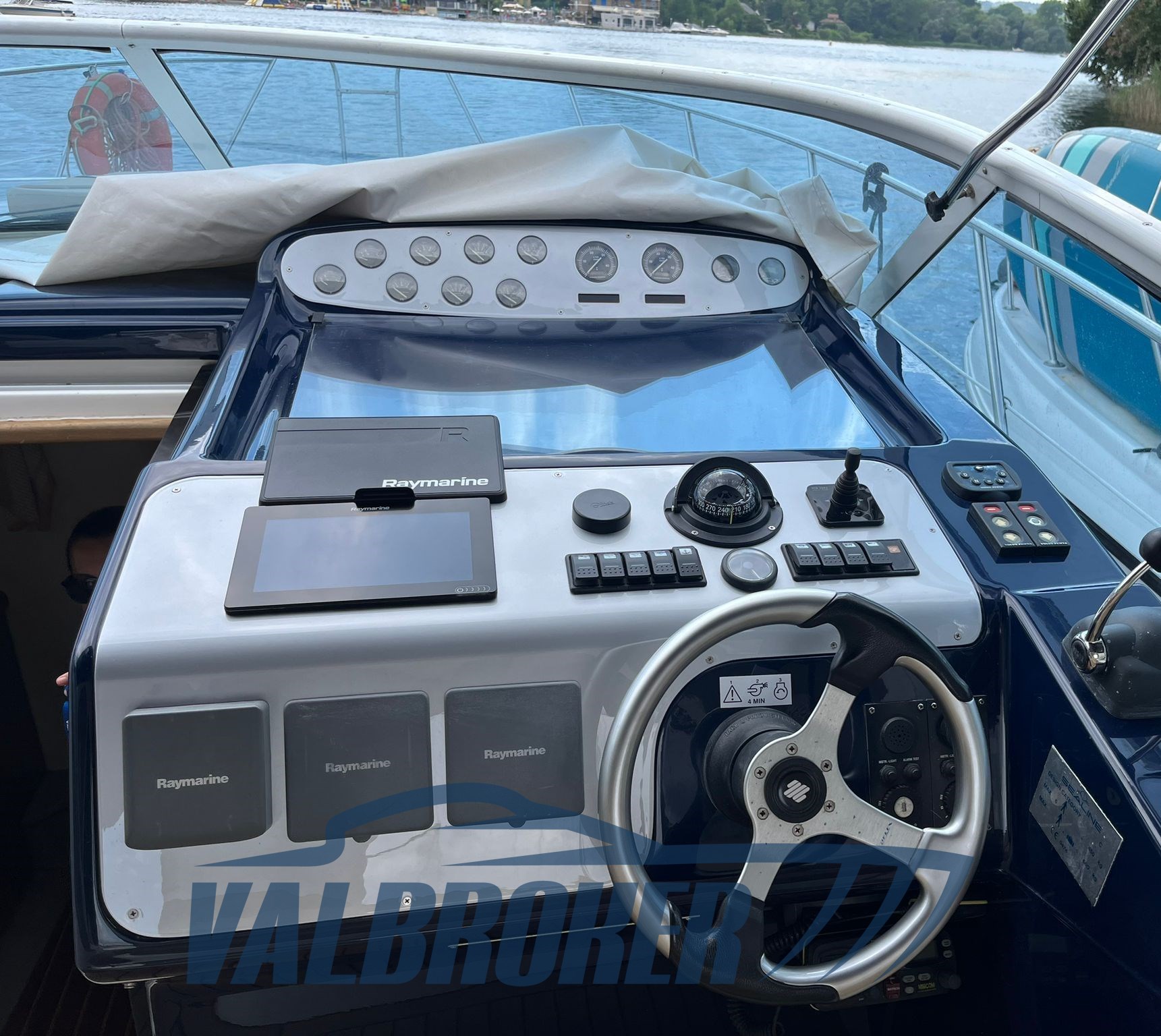 Sealine S 34 model year 2004 (16)