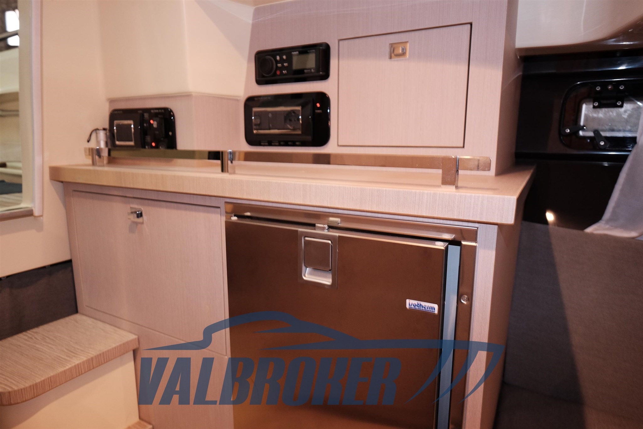 Invictus 280 GT Valbroker (80)