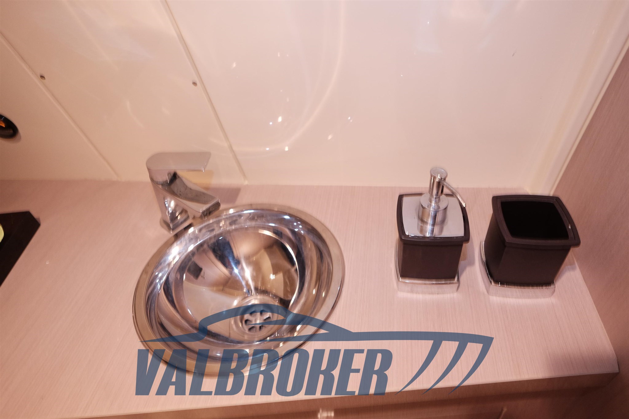 Invictus 280 GT Valbroker (105)