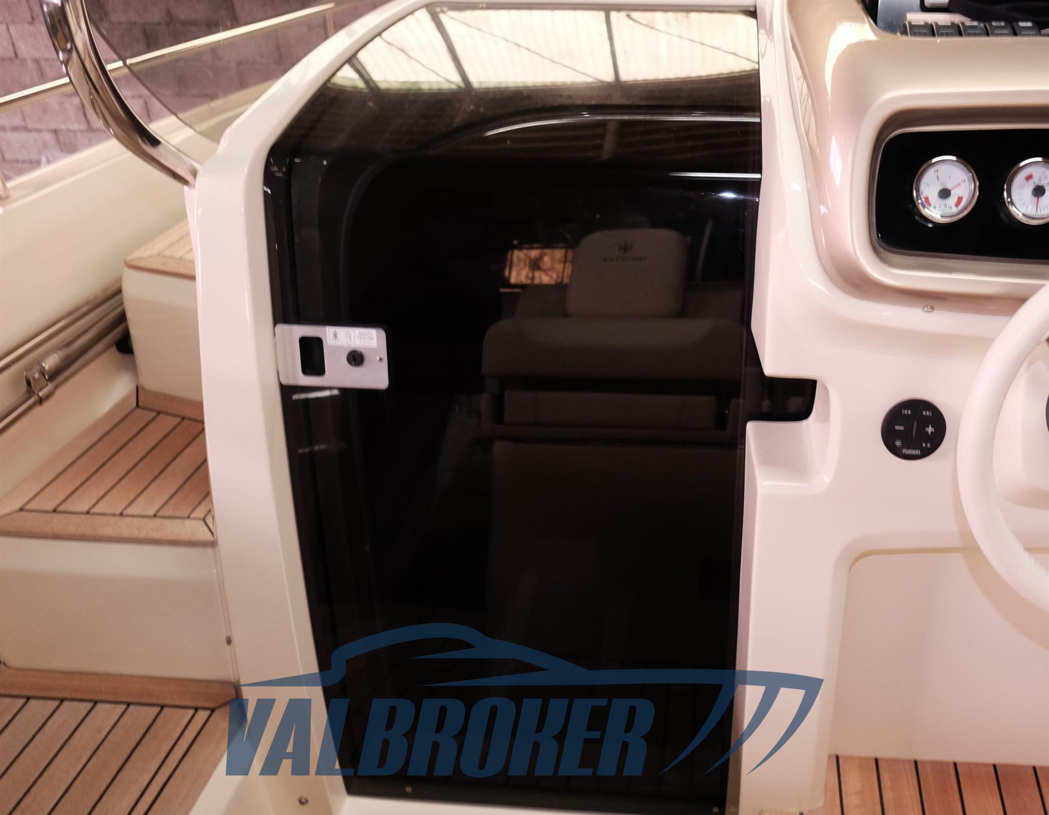 Invictus 280 GT Valbroker (122)