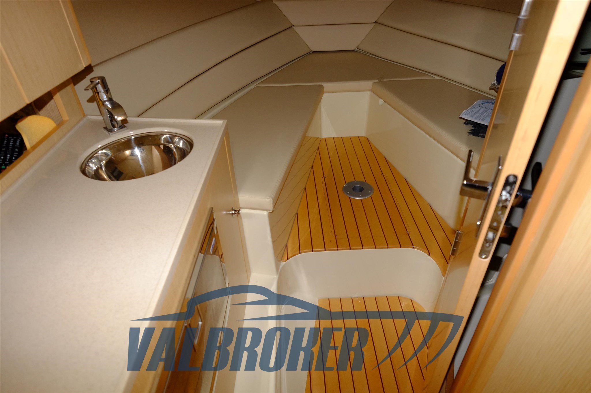 Chris Craft 32 Corsair (281)